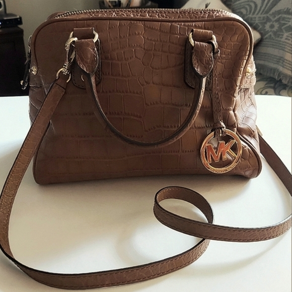 Michael Kors croc embossed brown leather 2 way purse- removable crossbody strap - Picture 2 of 13